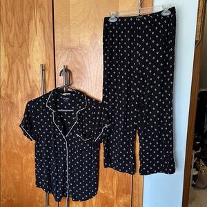 Kate spade ♠️ Black Printed Pajama Set with White worn once perfect